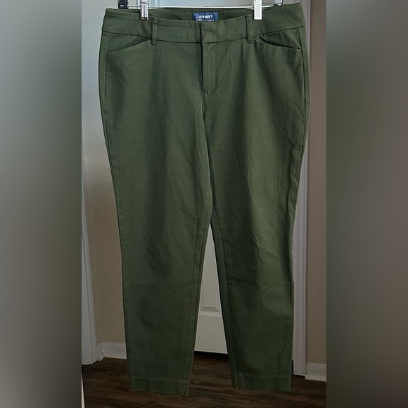 Old Navy Pixie Mid-Rise Olive Green Pants - Picture 1 of 5